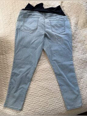 Isabel Maternity by Ingrid & Isabel Light Blue Skinny Jeans with Black Waistband